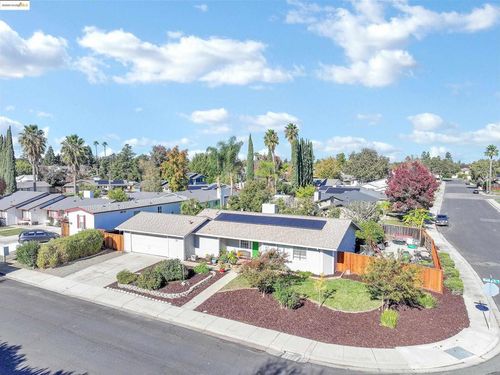 1111 Woodside Dr, Brentwood, CA, 94513 | Card Image