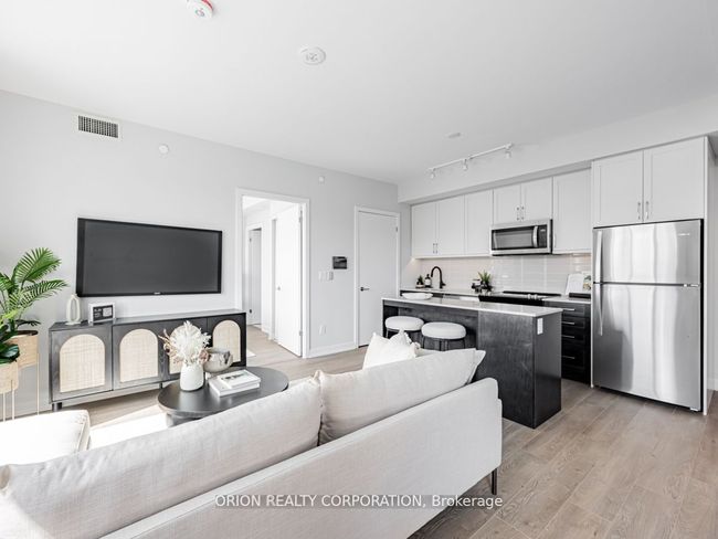 220 - 201 Brock St S, Condo with 2 bedrooms, 2 bathrooms and 1 parking in Whitby ON | Image 10