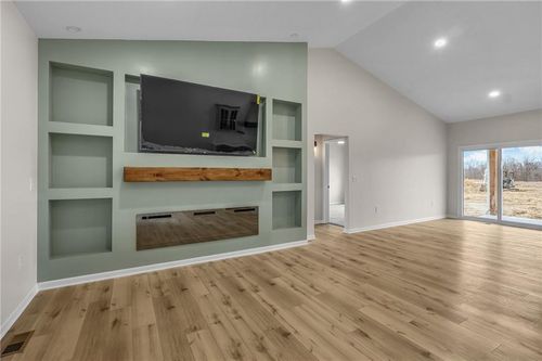 3717 Utah Rd, Wellsville, KS, 66092-8811 | Card Image