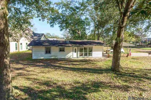 8724 Field Dr, Baton Rouge, LA, 70809-2903 | Card Image
