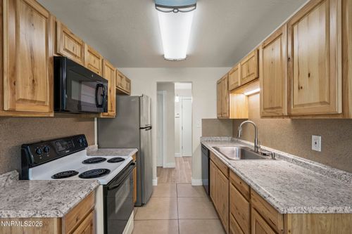 apt-207-3927 Clear Acre Ln, Reno, NV, 89512-4205 | Card Image