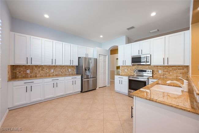 9310 Spanish Moss Way, House other with 2 bedrooms, 2 bathrooms and null parking in BONITA SPRINGS FL | Image 7