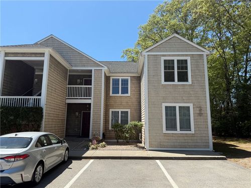 e-8-70 Turner St, Warwick, RI, 02886-3629 | Card Image