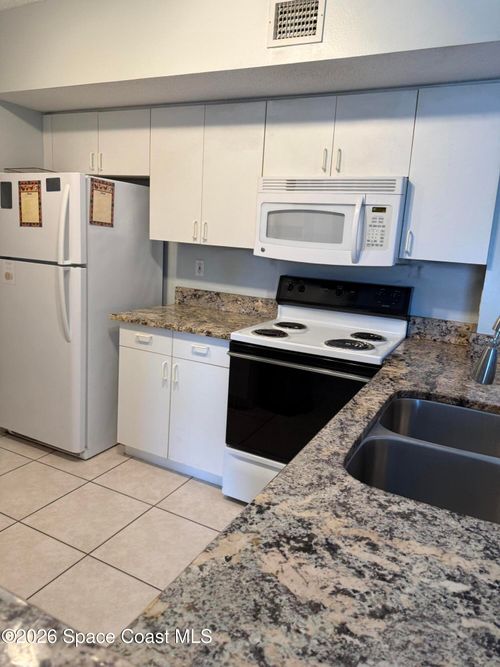 202-1550 S 42nd Cir, Vero Beach, FL, 32967-8136 | Card Image