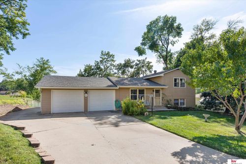 2103 Lindyview Ln, Bellevue, NE, 68005-4327 | Card Image