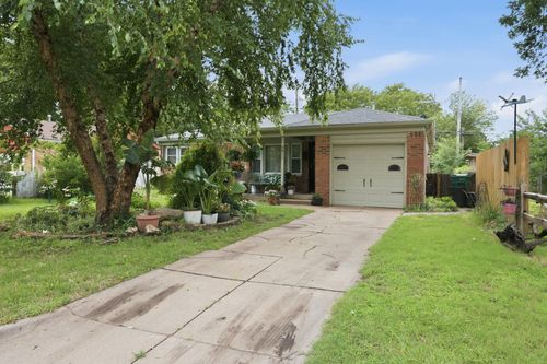 2857 S Larkin Dr, Wichita, KS, 67216-1362 | Card Image