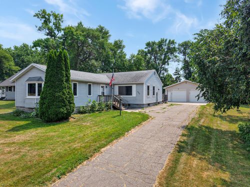 815 1st St Se, Elbow Lake, MN, 56531-4702 | Card Image