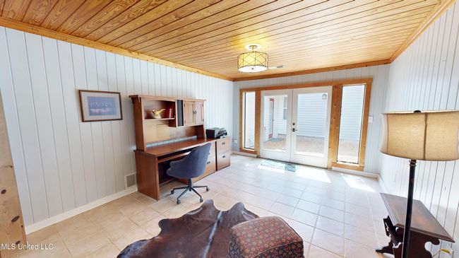 Office area | Image 37