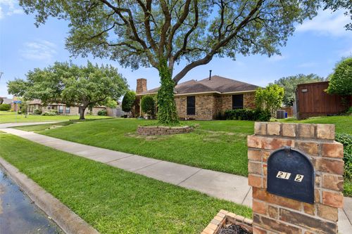 2112 Hunters Rdg, Carrollton, TX, 75006-2808 | Card Image