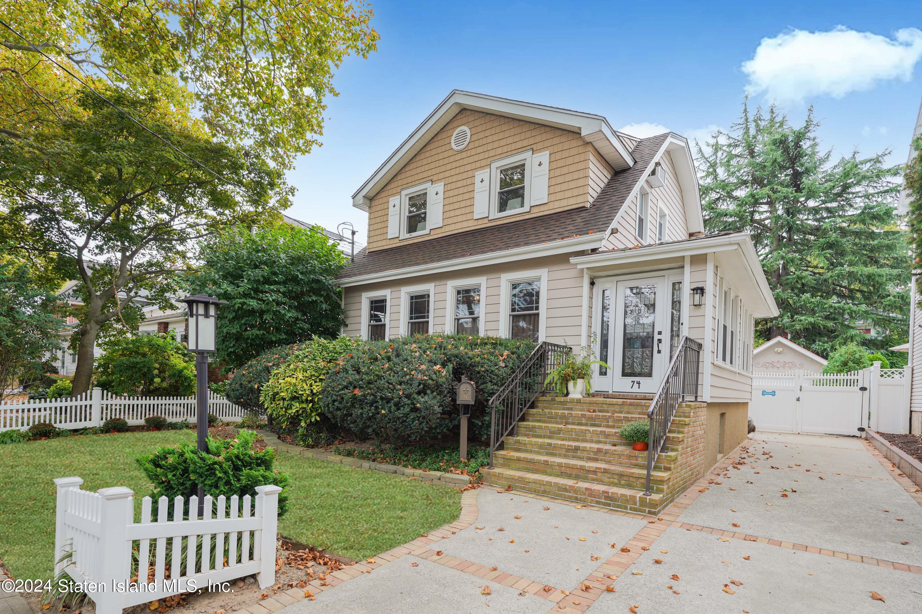 Fremont Ave, Staten Island, NY 10306