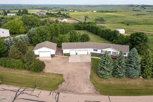10900 Rose Dr, Bismarck, ND, 58503-9719 | Card Image