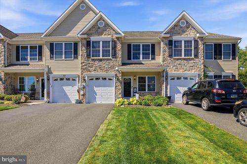 19 Woodspring Cir, Sellersville, PA, 18960-1673 | Card Image