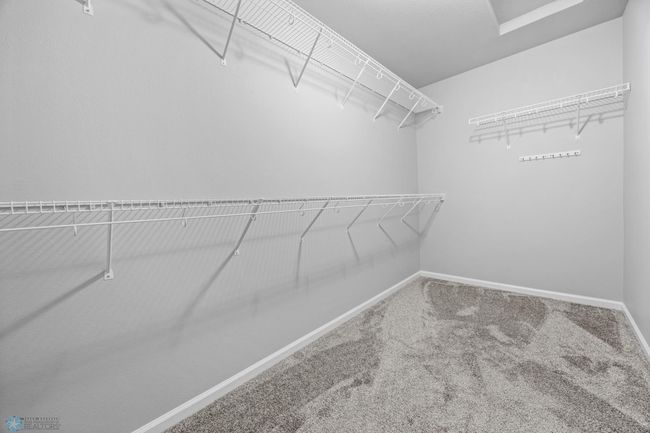 Large Closet | Image 19