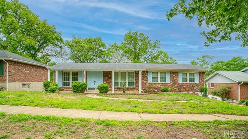 1226 Wissmann Dr, Ballwin, MO, 63011-4363 | Card Image