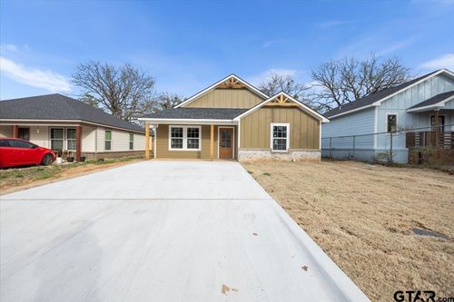 906 Duckenfield Ave, Tyler, TX, 75701-1035 | Card Image