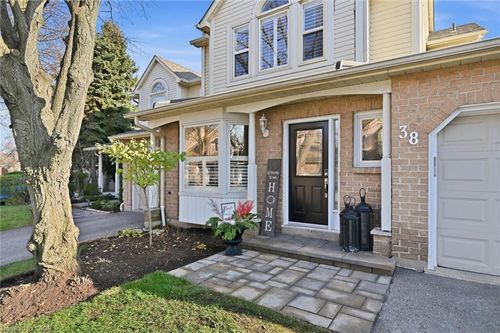 38-5255 Lakeshore Rd, Burlington, ON, L7L5X8 | Card Image