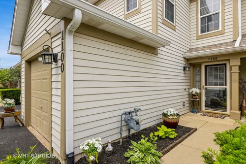 1100 Horizon Rdg, Lake In The Hills, IL, 60156-6131 | Card Image