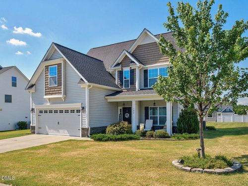 190 Southern Acres Dr, Fuquay-Varina, NC, 27526-3766 | Card Image