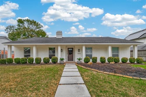 10606 Riverview Dr, Houston, TX, 77042-1389 | Card Image