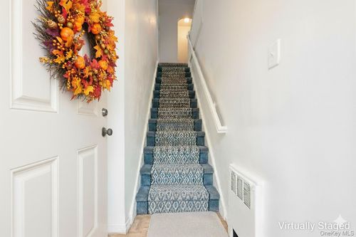 139b2-73-21 220th St, Oakland Gardens, NY, 11364-3037 | Card Image