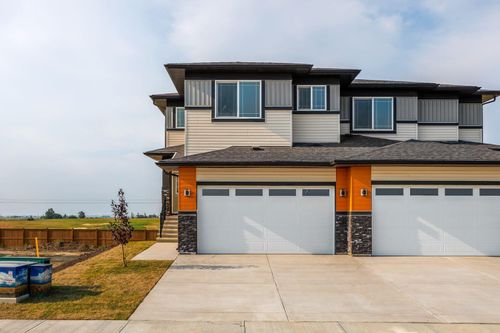 142 Lakewood Crescent, Strathmore, AB, T1P0G6 | Card Image