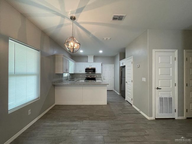 UNIT-3 - 2108 Davenport St, Condo with 3 bedrooms, 2 bathrooms and 2 parking in Weslaco TX | Image 6