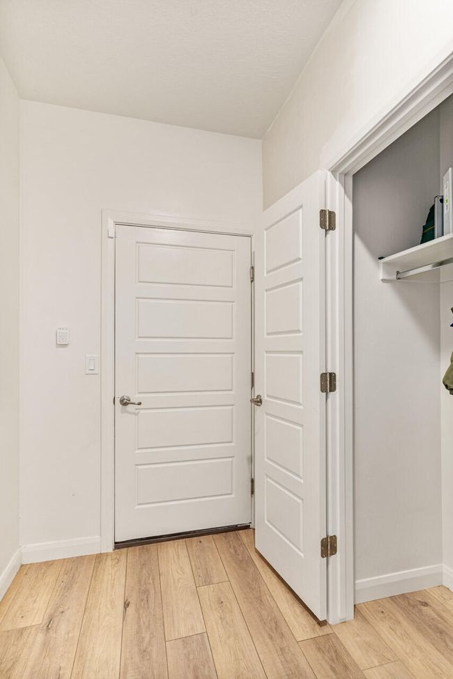 Mudroom/Closet/Garage | Image 61