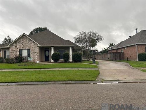 17160 Fountainbleau Dr, Prairieville, LA, 70769-5375 | Card Image