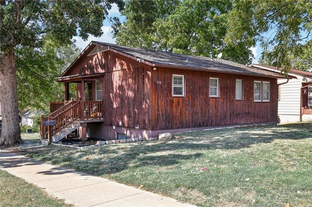 Hickory St, Warrensburg, MO 64093