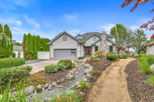 142 Prairie Landing Drive, Eagle Point, OR, 97524 | Card Image