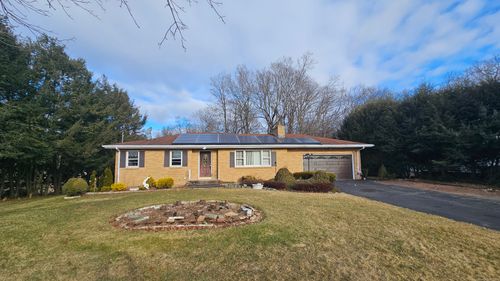 325 River Road, Hamden, CT, 06518 | Card Image