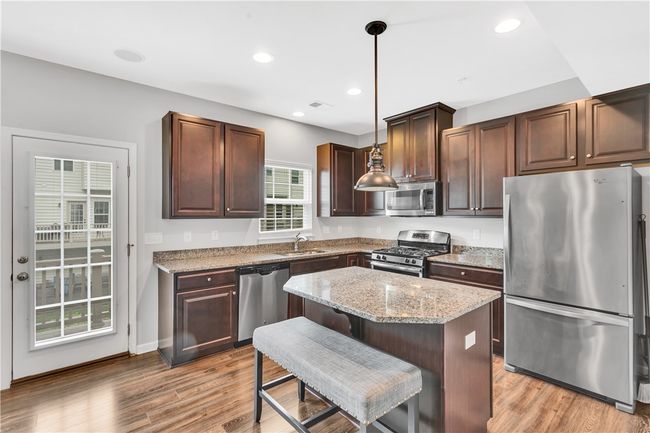 1503 Pointe View Dr, Townhouse with 3 bedrooms, 3 bathrooms and 2 parking in Mars PA | Image 14