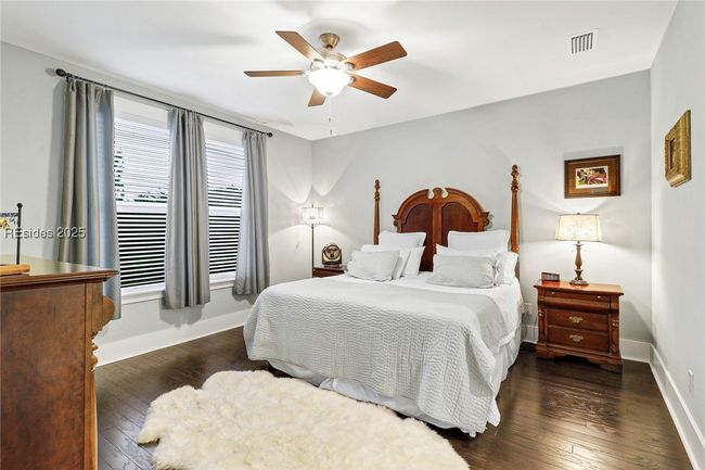 Primary suite Bedroom | Image 19