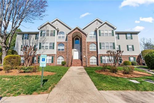 722 Scholastic Court, Winston Salem, NC, 27106 | Card Image