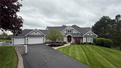 29 Foxboro Ln, Fairport, NY, 14450-4103 | Card Image