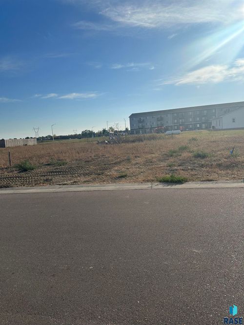 522 Bunyan Dr Drive, Harrisburg, SD, 57032 | Card Image