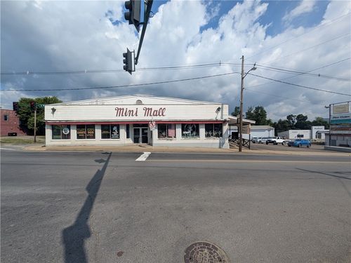 443 E Main St, Bradford, PA, 16701-1877 | Card Image