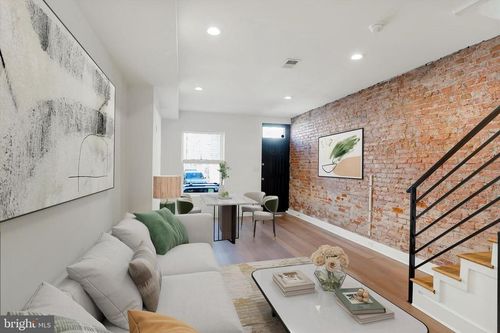 2636 Manton St, PHILADELPHIA, PA, 19146-3812 | Card Image