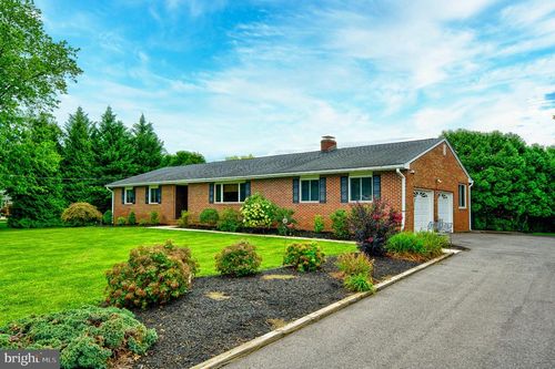 72 Old York Rd, CHESTERFIELD, NJ, 08515-2912 | Card Image