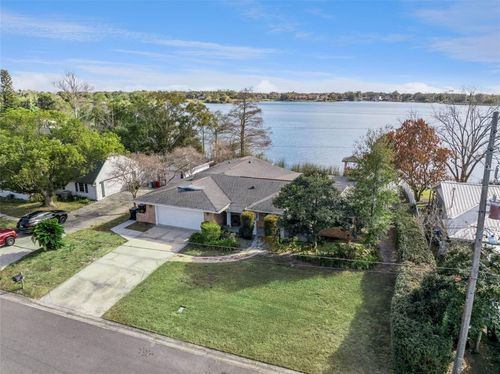 894 W Lake Holden Pt, ORLANDO, FL, 32805-7129 | Card Image