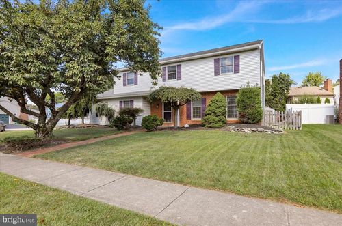 2027 Gring Dr, READING, PA, 19610-1413 | Card Image