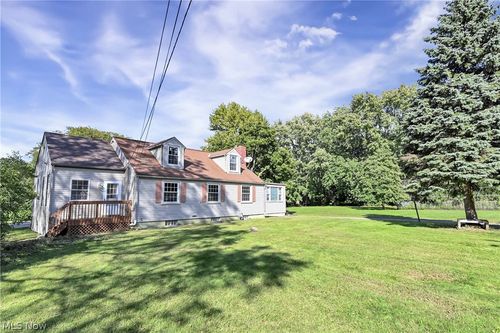 9327 Lake Shore Blvd, Mentor, OH, 44060-1609 | Card Image
