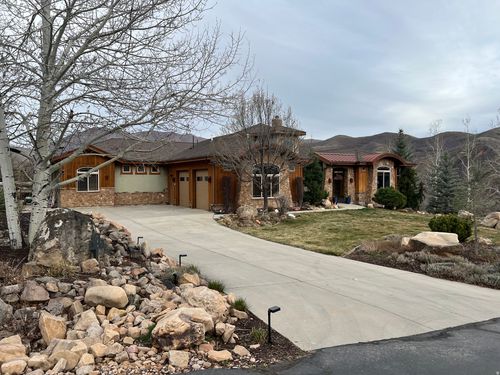 47 Meadow Dr, Springville, UT, 84663-5571 | Card Image