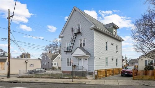 471 Smithfield Ave, Pawtucket, RI, 02860-2546 | Card Image