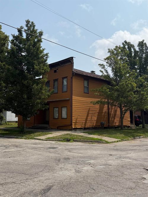 200 N Granger St, Saginaw, MI, 48602-4257 | Card Image