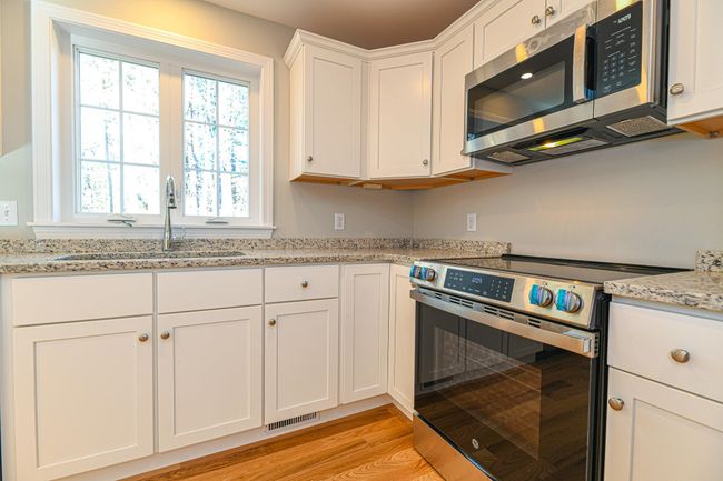 4 Delphi Way, Condo with 2 bedrooms, 2 bathrooms and null parking in Londonderry NH | Image 35