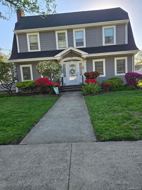 268 Locust Ave, Freeport, NY, 11520-4816 | Card Image