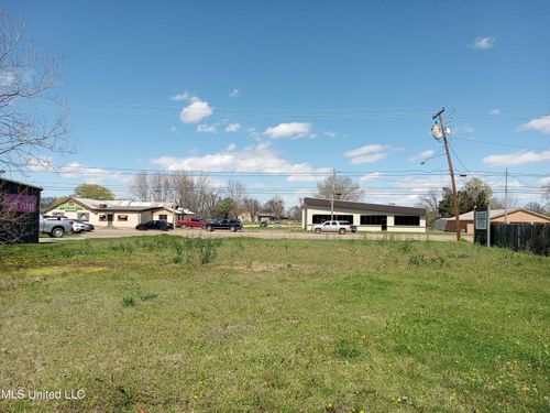 417 Highway 82 W, Indianola, MS, 38751-2030 | Card Image