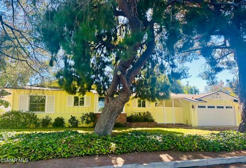 9720 Rathburn Ave, Northridge, CA, 91325-1740 | Card Image