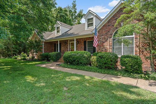 453 Harpeth Meadows Dr, Kingston Springs, TN, 37082-8923 | Card Image